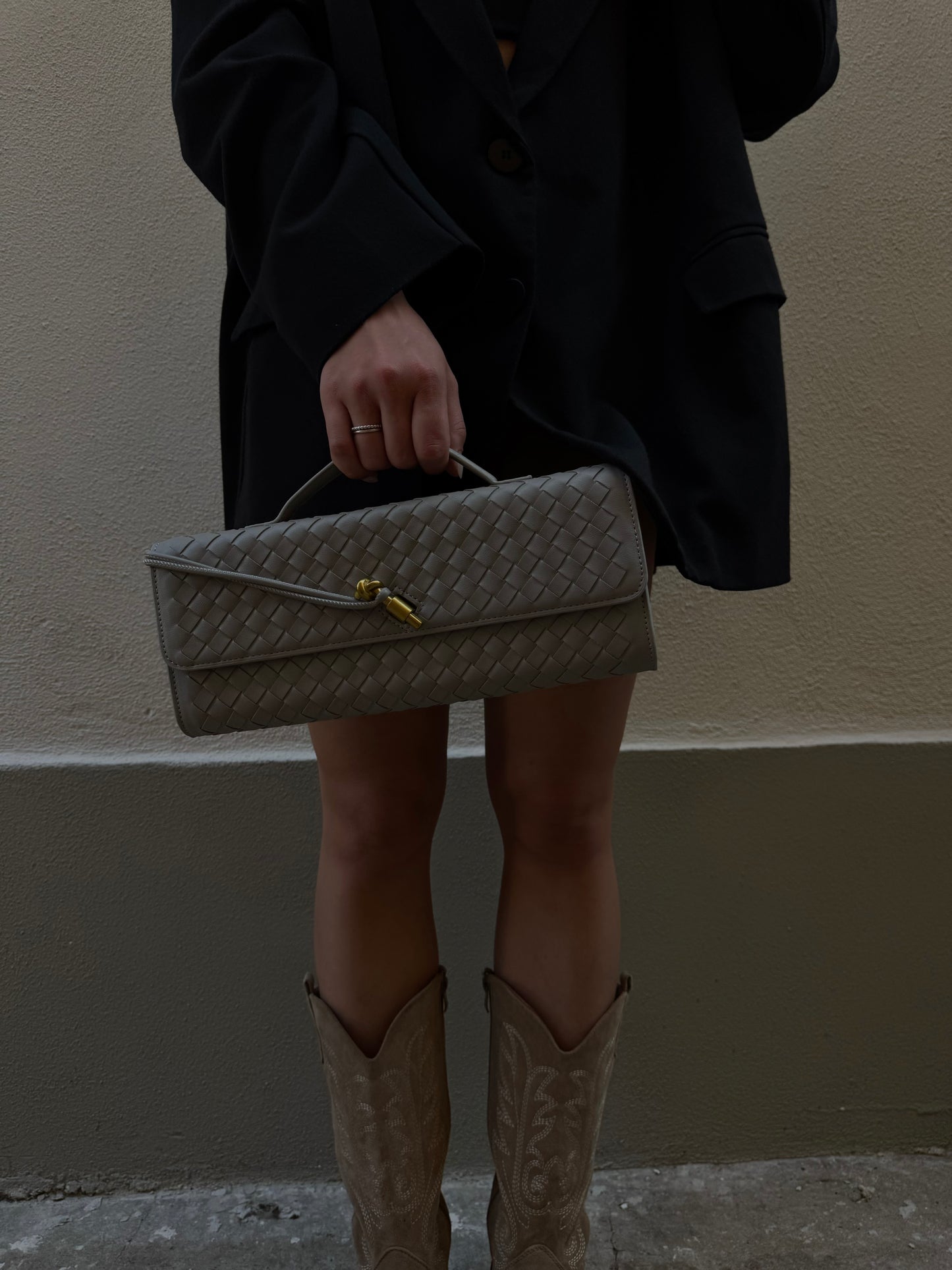 SLING BAG