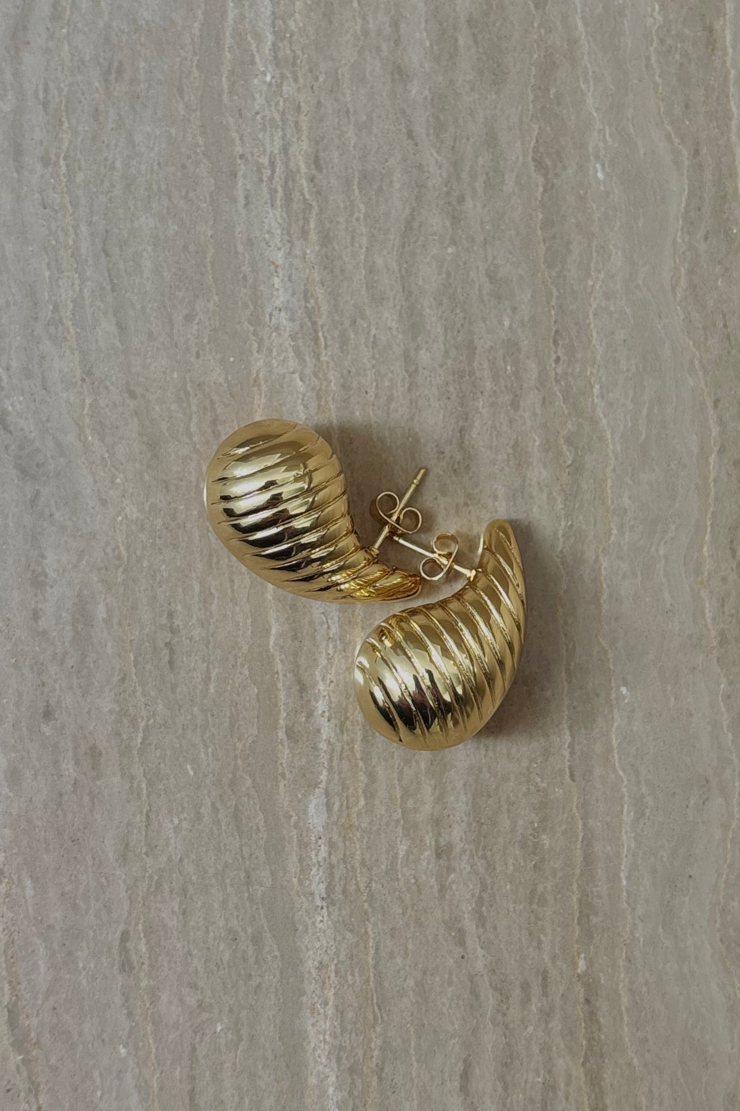 orecchini GOCCIA MEDIA RIGATA
