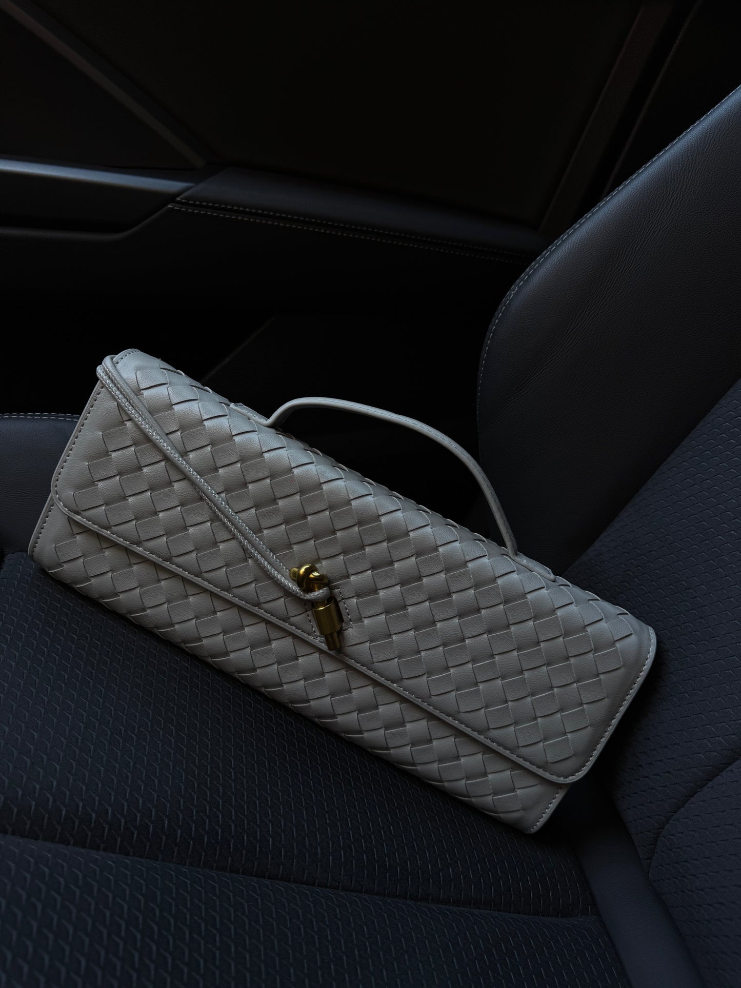 SLING BAG